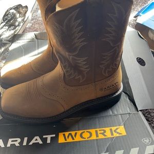 Ariat sierra steel toe boots size 11 never wore